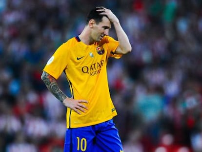 Messi es lamenta durant el partit.
