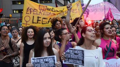 Manifestação pela legalização do aborto em dezembro de 2016