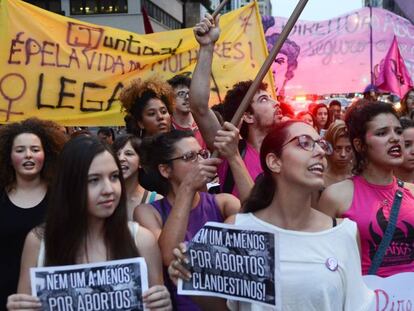 Manifestação pela legalização do aborto em dezembro de 2016