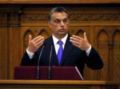 El primer ministro de Hungría, el conservador Viktor Orbán, habla durante una sesión plenaria en el Parlamento húngaro, en Budapest (Hungría). EFE/Archivo