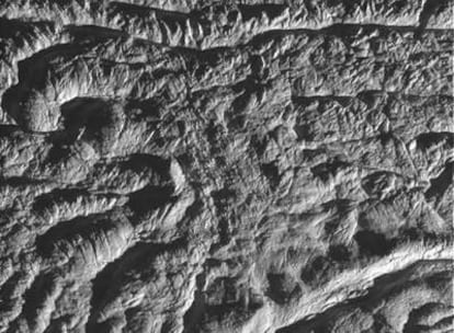 Detalles de las llamadas rayas de tigre que marcan el polo sur de Enceladus.