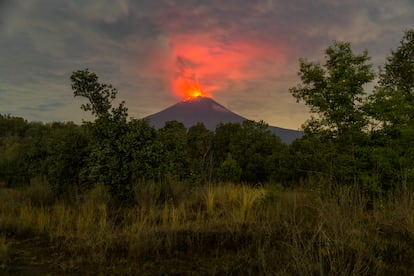 The Popocatépetl volcano seen from San Nicolás de los Ranchos, Puebla