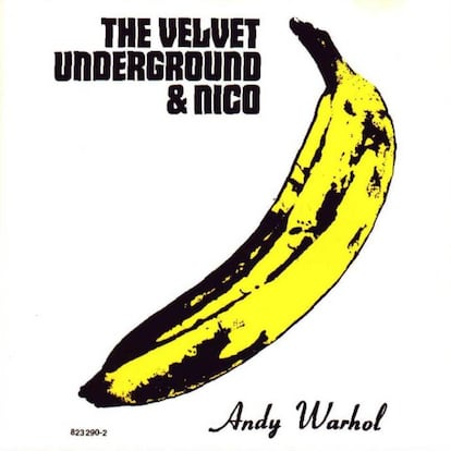 Por si la idea de un subterráneo de terciopelo no resultaba suficientemente cargada de connotaciones sexuales, Warhol diseñó una portada para sus pupilos en la que el archiconocido plátano venía acompañado, en algunas ediciones, de la siguiente leyenda: 'Pelar despacio y ver'.