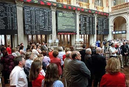 La crisis de los mercados ha reducido la presencia de inversores en fondos de la Bolsa española.