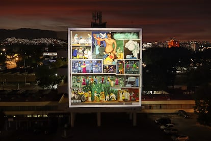 En la Facultad de Química de la Universidad Nacional Autónoma de México se proyectó el mural del Maestro Diego Rivera: “La Ciencia Química presente en las principales actividades productoras útiles a la sociedad humana”, dentro del marco del 105 Aniversario de la Facultad de Química, el 3 de diciembre de 2021.