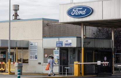 La entrada de la factoría de Ford en Almussafes.