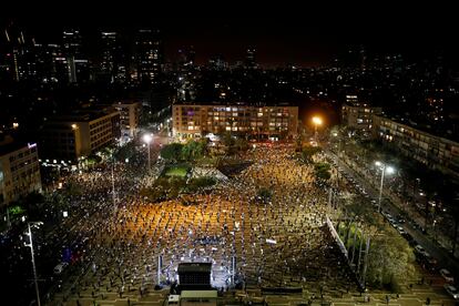 Manifestación en Tel Aviv este domingo contra Netanyahu. REUTERS/Corinna Kern