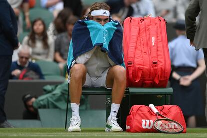 Tsitsipas, durante un descanso en el partido del sábado contra Kyrgios.