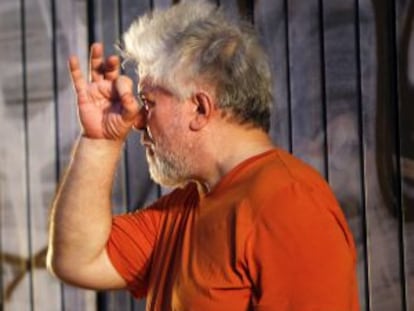 Almodóvar, el pasado miércoles durante el rodaje de 'Silencio' en Madrid.