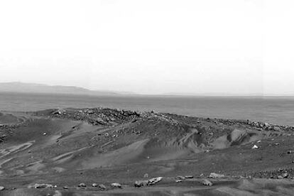 Vista panorámica hacia el este desde la cumbre de la colina Husband, desde donde el <i>Spirit </i>se dirigirá al sur.