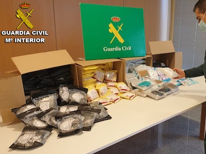Las mascarillas de contrabando incautadas por la Guardia Civil en Pontevedra