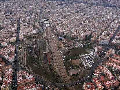 La gran playa de vías férreas en el corazón de Valencia, que desaparecerá definitivamente con el soterramiento del ferrocarril.
