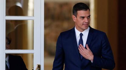 GRAF7060. MADRID, 14/02/2019.- El presidente del Gobierno, Pedro Sánchez , momentos antes de recibir al primer ministro de Luxemburgo, Xavier Bettel, esta mañana en el Palacio de la Moncloa . EFE/MARISCAL