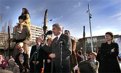 El presidente de la Generalitat, Pasqual Maragall, ayer en la nueva Rambla de La Mina.
/ JOAN SÁNCHEZ