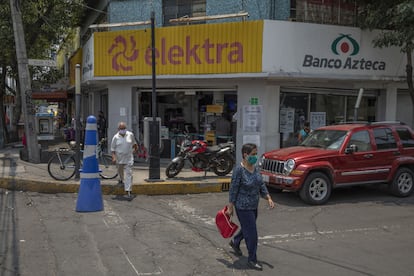 Una sucursal de Banco Azteca y Elektra en Ciudad de México.