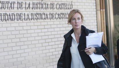 La exdirectora de Proyectos Tem&aacute;ticos, Cristina Morat&oacute;, al llegar a los juzgados de Castell&oacute;n. 