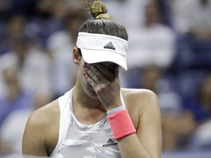 Muguruza se lamenta durante el partido ante Sevastova.