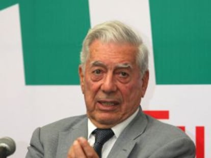 Vargas Llosa, nesta quinta-feira em Santa Cruz, Bolívia.