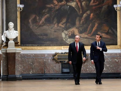 El presidente ruso, Vlad&iacute;mir Putin, y su hom&oacute;logo franc&eacute;s, Emmanuel Macron, durante una reuni&oacute;n en mayo en Versalles.