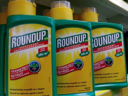 Recipientes de Roundup.