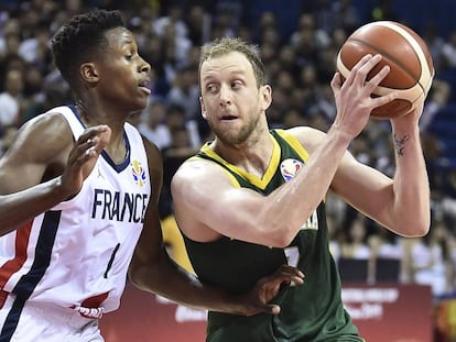 Joe Ingles ante Ntilikina.