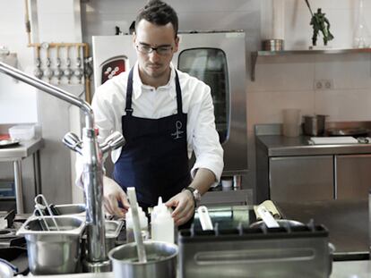 Paco Morales, en su restaurante del hotel Ferrero, de Bocairent.