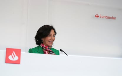 Ana Botín, presidenta de Banco Santander, durante la presentación de resultados del ejercicio 2022, en la sede de la entidad en Boadilla del Monte (Madrid).