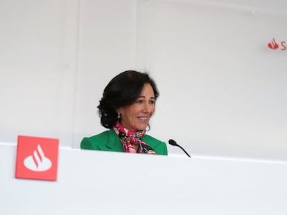 Ana Botín, presidenta de Banco Santander, durante la presentación de resultados del ejercicio 2022, en la sede de la entidad en Boadilla del Monte (Madrid).