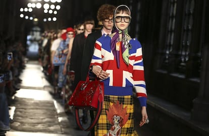 Desfile de Gucci en la abadía de Westminster en junio de 2016.