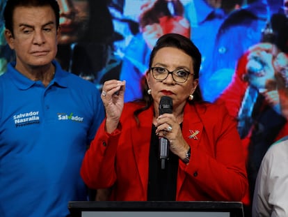 Xiomara Castro habla en Tegucigalpa este domingo.