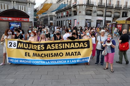 El Foro de Madrid contra la Violencia a las Mujeres se concentra este julio en la Puerta del Sol en recuerdo a las dos mujeres asesinadas en los últimos días por sus parejas, una en Pozuelo de Alarcón (Madrid) y otra en Sabadell.