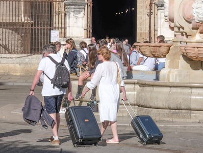 Turistas en el barrio de Santa Cruz, Sevilla.