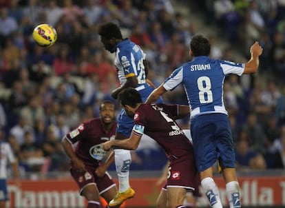 Caicedo, en una acció del partit contra el Deportivo.