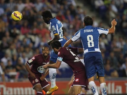 Caicedo, en una acció del partit contra el Deportivo.