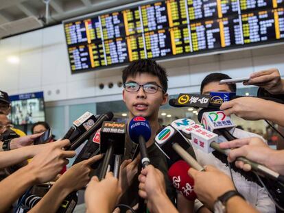Joshua Wong entrevistado a su llegada a Hong Kong