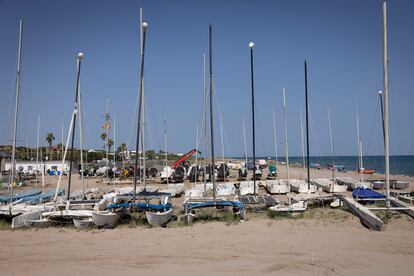 En la imagen, el Club Marítimo de Castelldefels en la Playa de Castelldefels. 
