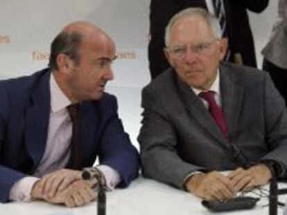 Luis de Guindos y su hom&oacute;logo el ministro alem&aacute;n de Finanzas, Wolfgang Sch&auml;uble