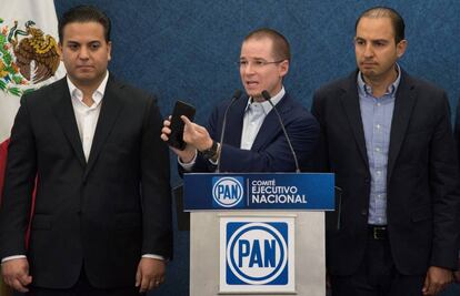 El presidente del PAN, Ricardo Anaya, denuncia el intento de espionaje el 21 de junio.