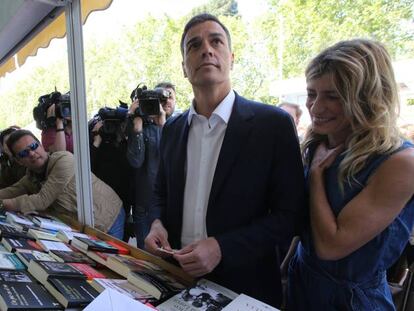 Pedro Sánchez visita la Fira del Llibre de Madrid aquest dimarts.