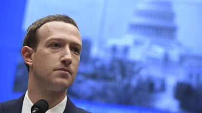 Facebook chief Mark Zuckerberg speaking at the US Congress.