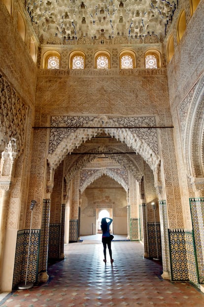 La Sala de los Reyes es el gran espacio emblemático del Palacio de los Leones de la Alhambra.