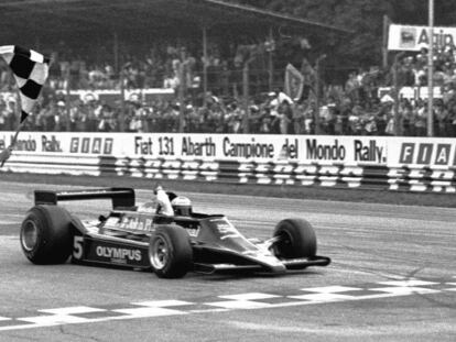 Mario Andretti se proclama campeón del mundo de F-1 en septiembre de 1978 en Monza (Italia).