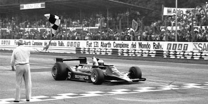 Mario Andretti se proclama campeón del mundo de F-1 en septiembre de 1978 en Monza (Italia).
