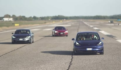 Prueba de un Tesla Model 3 vs Ferrari.