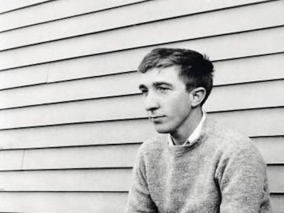 Updike (pasaba por aqu&iacute; y se puso a teclear).