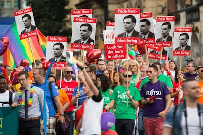 Alan Turing, reivindicado en una manifestaci&oacute;n celebrada en Manchester en 2015. 
 