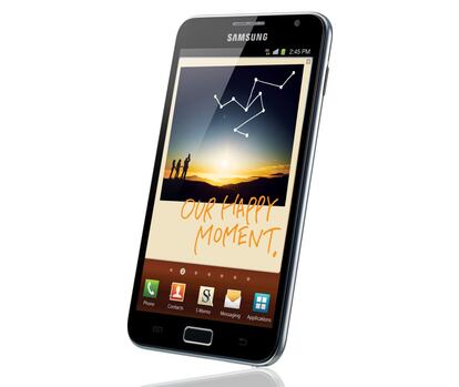 Samsung Galaxy Note, un híbrido entre tableta y teléfono móvil. Incluye un puntero para tomar notas como si fuera un lápiz, para hacer esbozos o retocar imágenes. Libre cuesta 629 euros.
