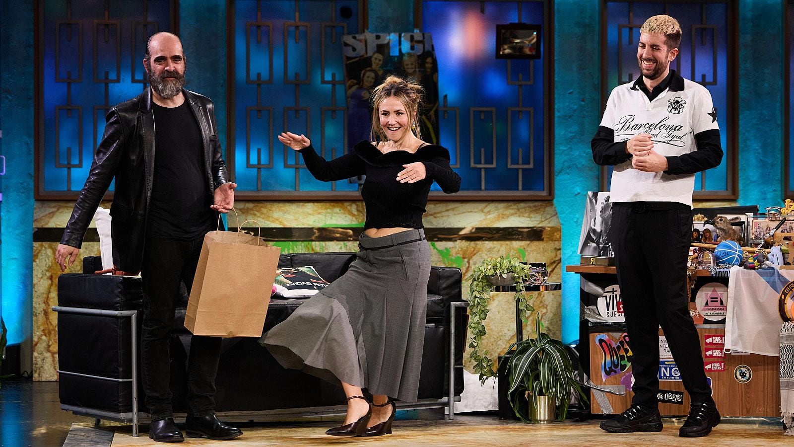 “Esto es un campo de nabos”: Rigoberta Bandini y Luis Tosar visitan ‘La revuelta’ antes de los Goya