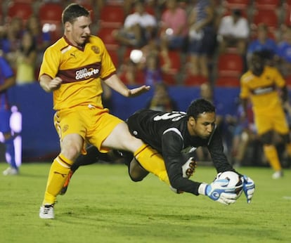 Keylor, durante una intervención como guardameta del Levante, en un partido de previa de la Europa League que enfrentó a su equipo con el Motherwell, a finales de agosto de 2012.