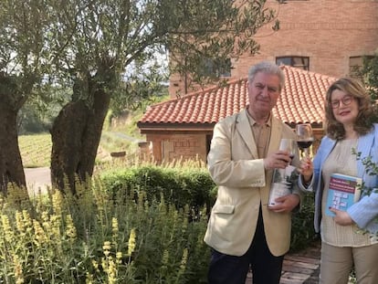 C&eacute;sar Antonio Molina y Mercedes Monmany brinda en La Rioja.
